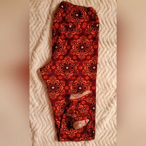 LulaRoe Tall and Curvy Leggings